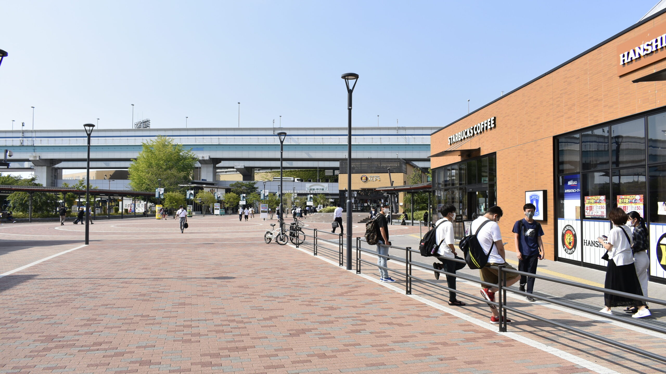 阪神甲子園球場の外観と球場周辺