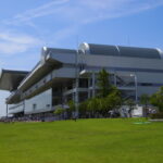 新潟競馬場の持ち物｜屋外席・雨の日・子連れの準備【2026年版】